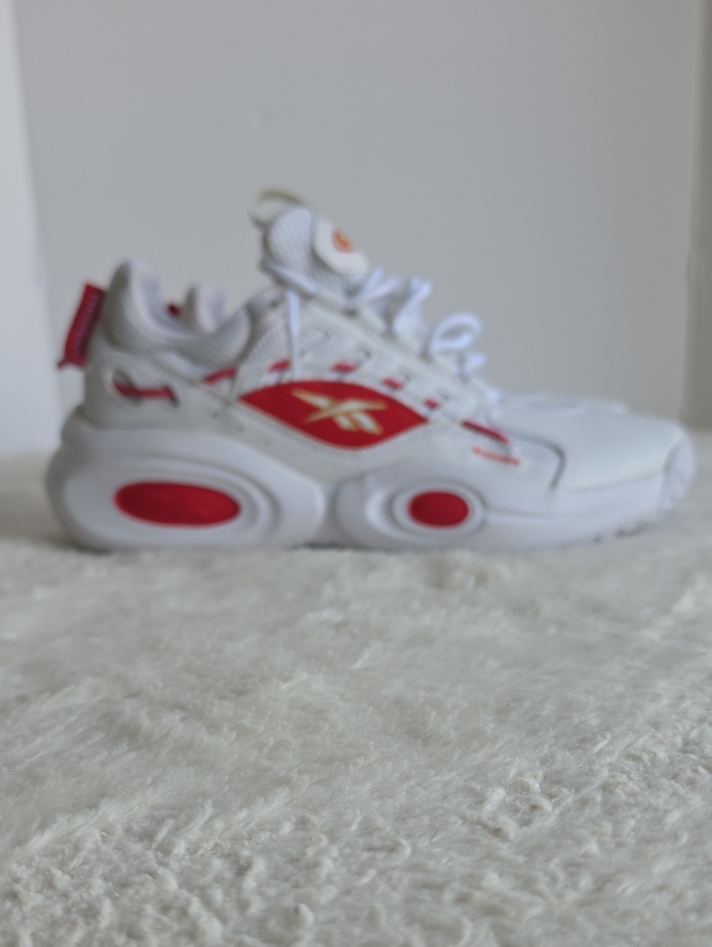 NWOB Reebok Allen Iverson Solution Mid Shoes Size 8 GX8926